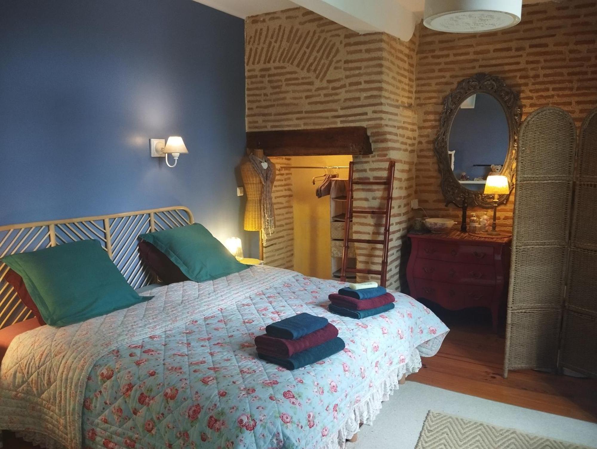 O Fil De L'O Hotell Clairac  Rum bild