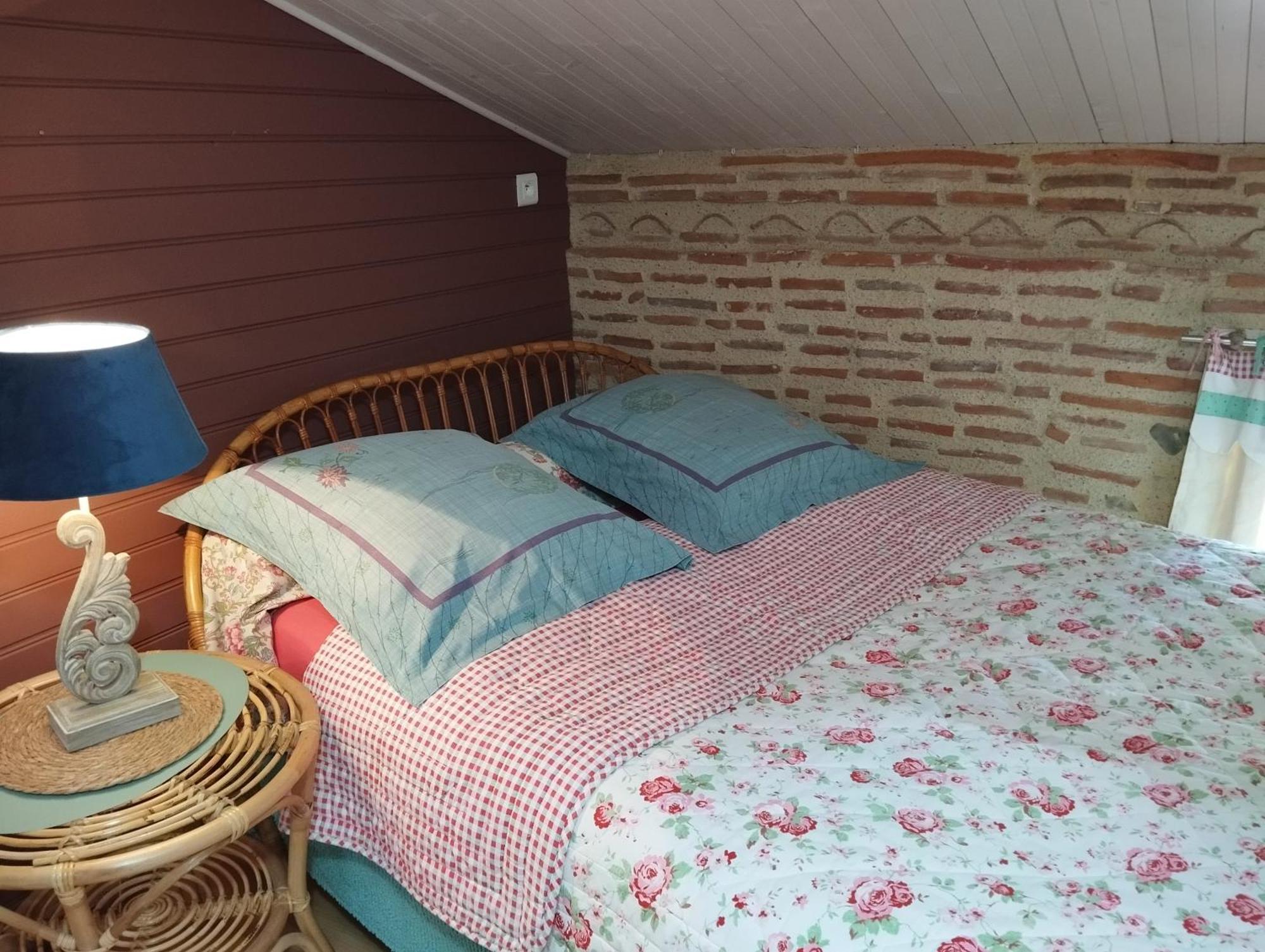 O Fil De L'O Hotell Clairac  Rum bild